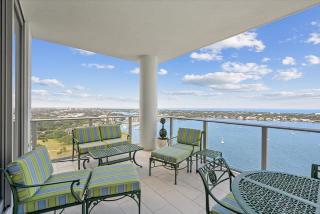 1 Water Club Way 2004, North Palm Beach, FL 33408