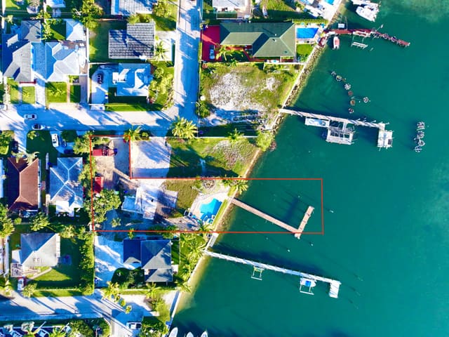 257 E 23rd Street, sold in Lakeview Park, Riviera Beach, FL