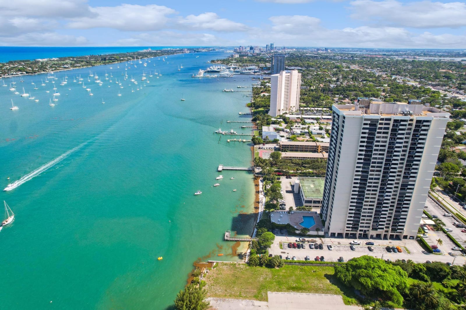 5600 N Flagler Drive 704, West Palm Beach, FL 33407