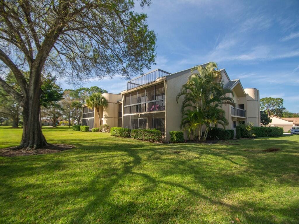 9430 Meadowood Drive 204 — photo 2