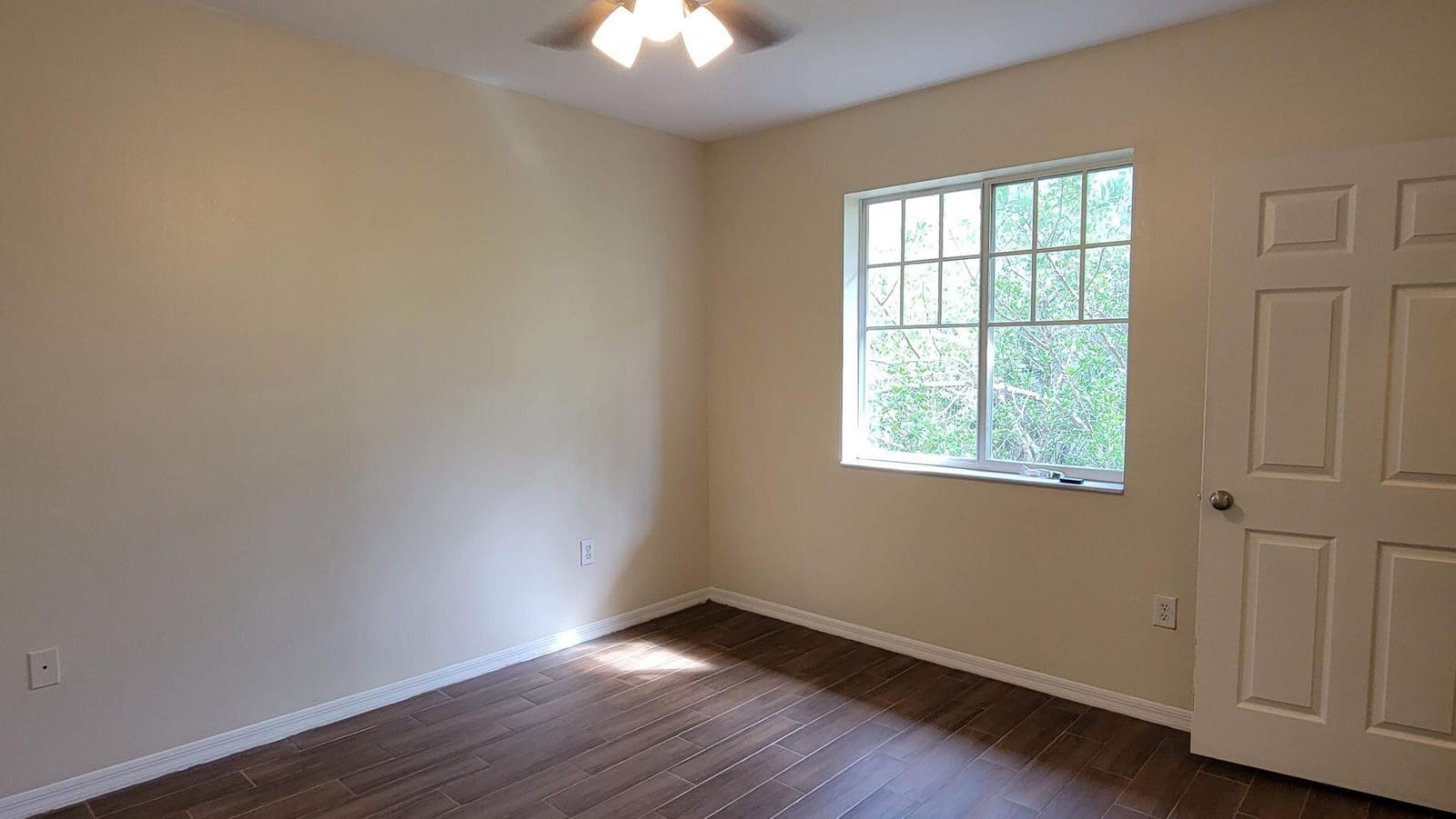 6533 Emerald Dunes Drive 304 — photo 4