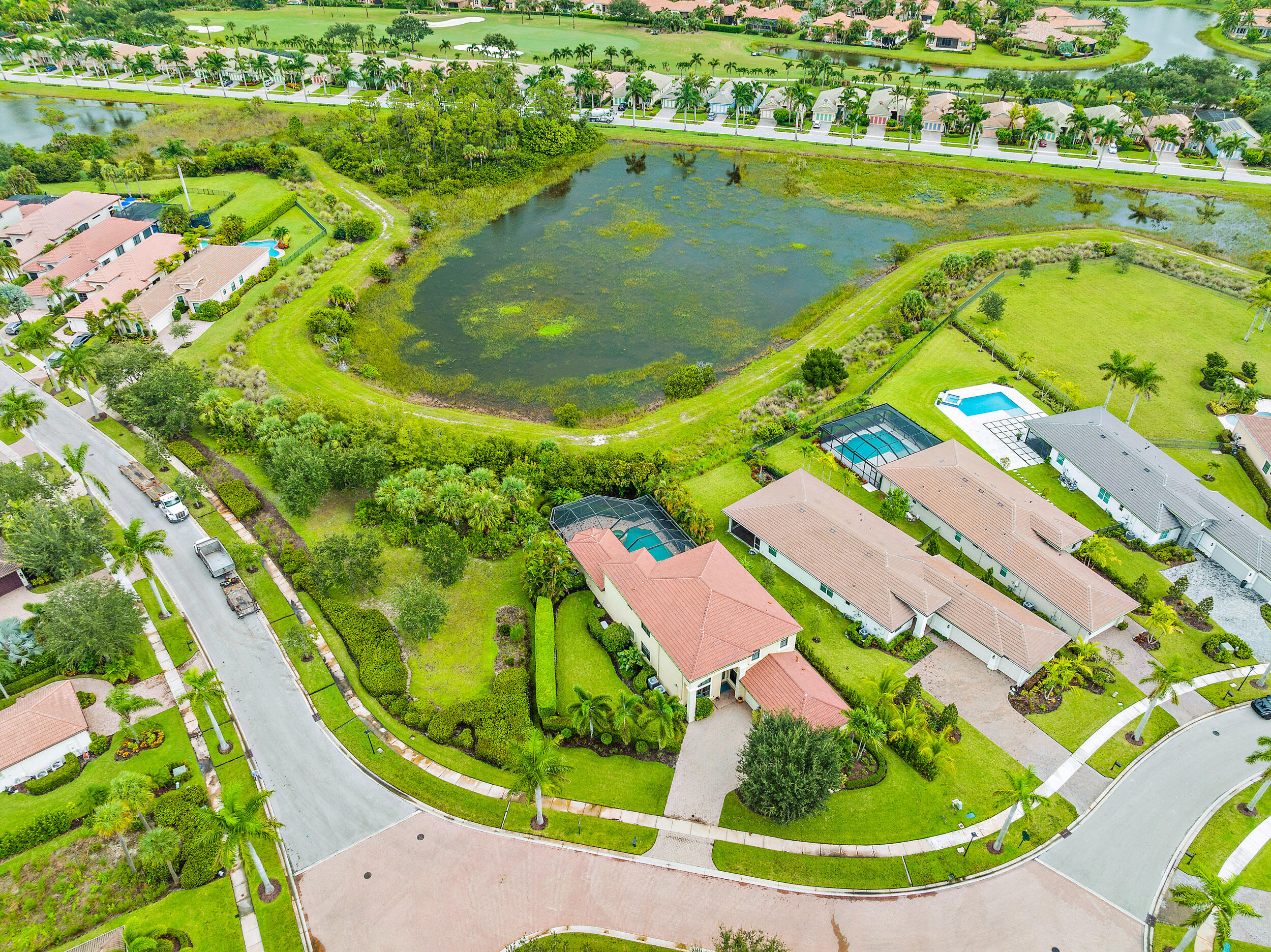 6786 Fox Hollow Drive — photo 4