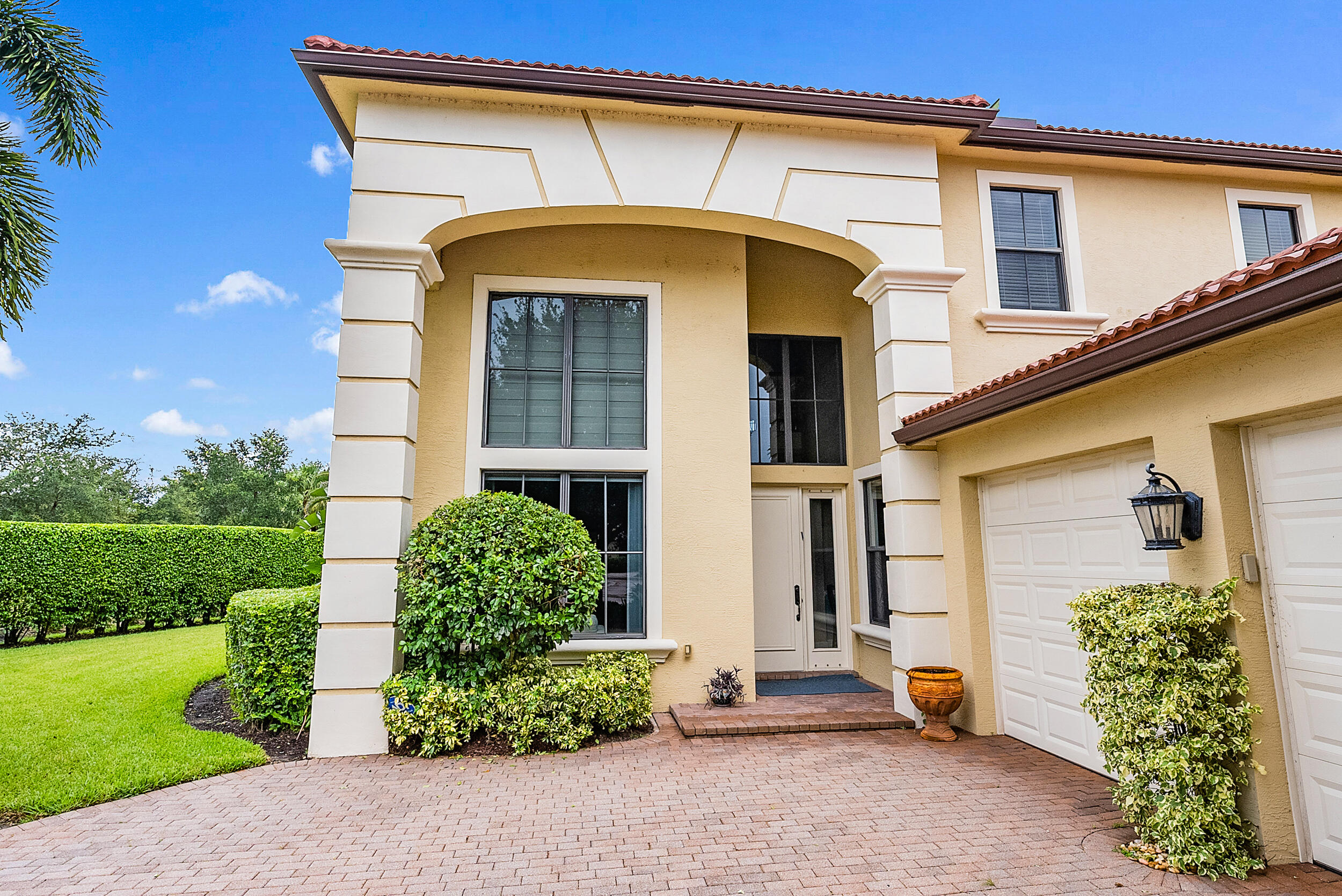 6786 Fox Hollow Drive — photo 9