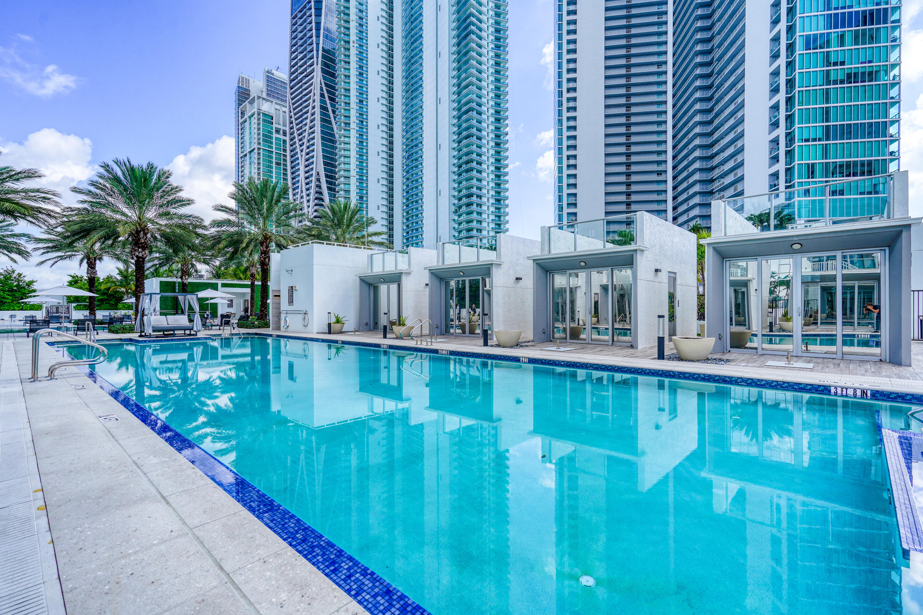 851 NE 1st Avenue 812, Miami, FL 33132 photo 17