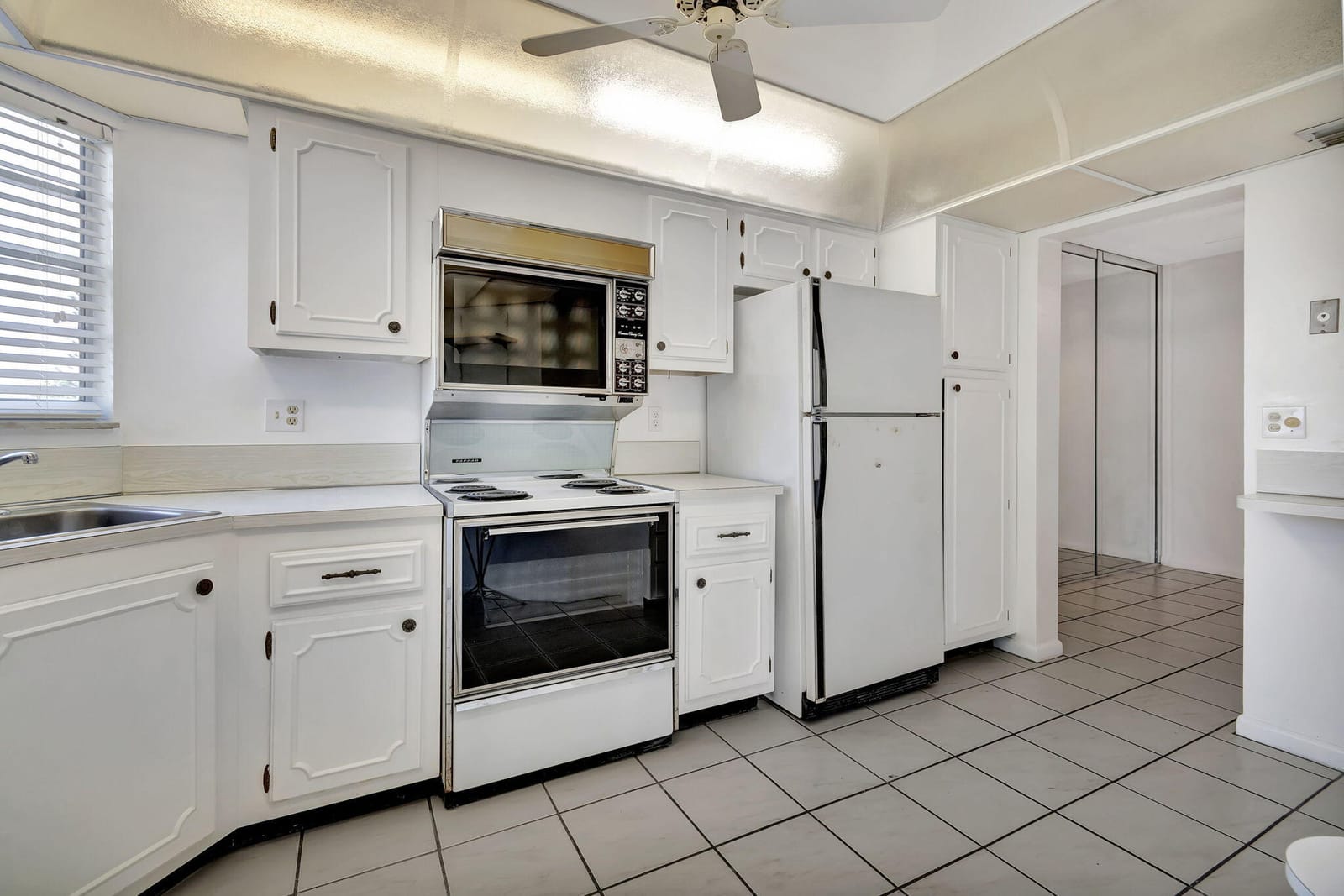 3810 Via Poinciana 502, Lake Worth, FL 33467 photo 3