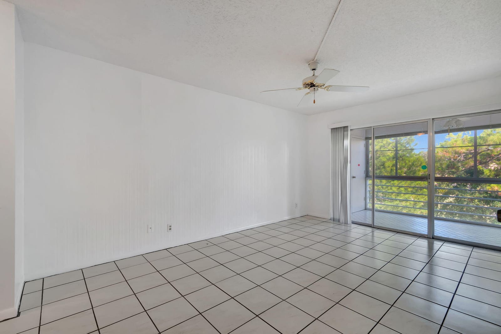 3810 Via Poinciana 502, Lake Worth, FL 33467 photo 9