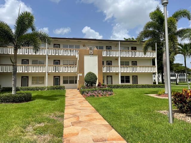 318 Mansfield H, Mansfield At Century Village, Boca Raton, FL