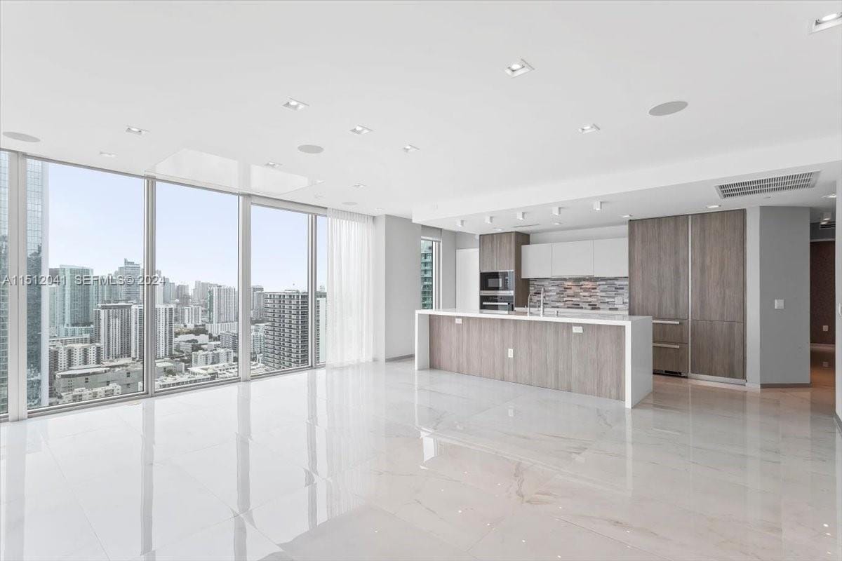 2900 NE 7th Avenue 3707, Miami, FL 33137