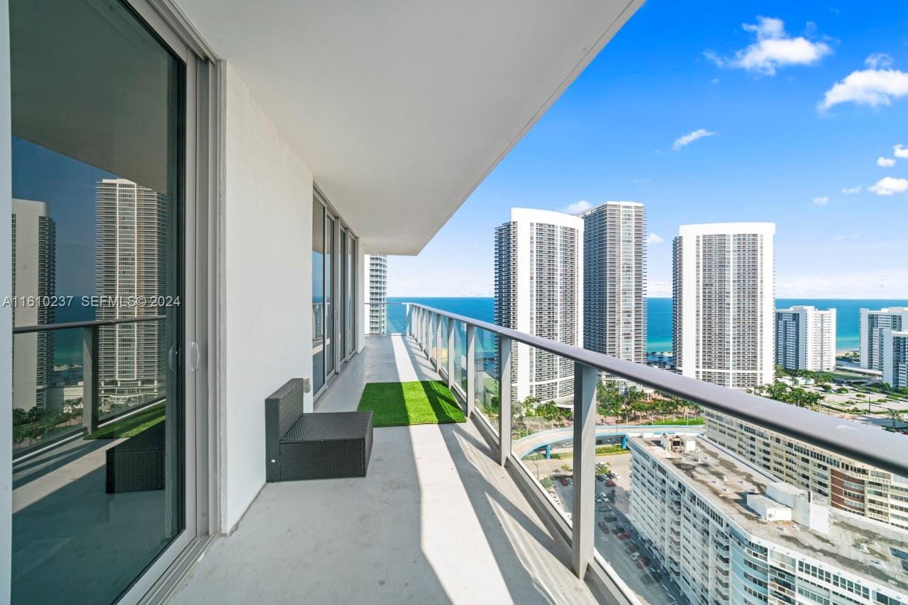 4010 S Ocean Drive R2409 — photo 3