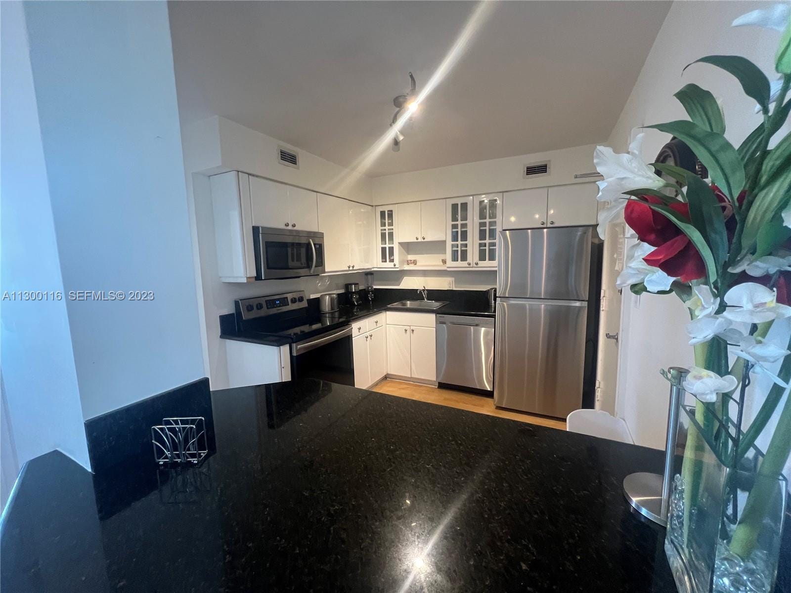 5151 Collins Avenue 1122 — photo 7