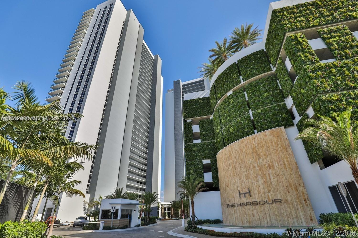16385 Biscayne Boulevard 1418 — photo 2