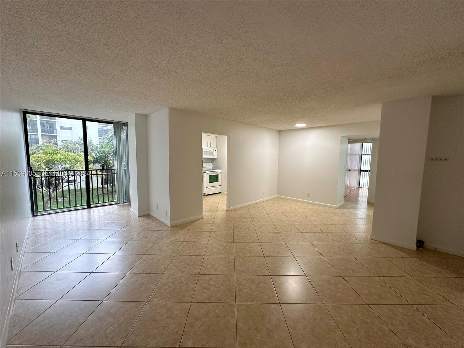 17021 N Bay Road 320-4 — photo 4