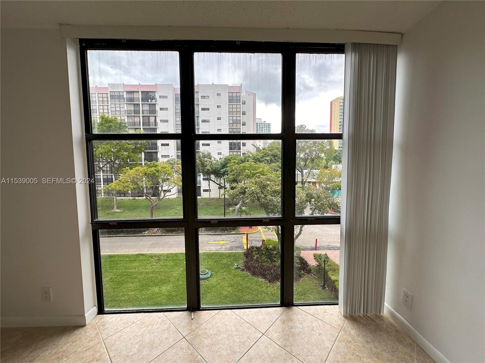 17021 N Bay Road 320-4 — photo 10