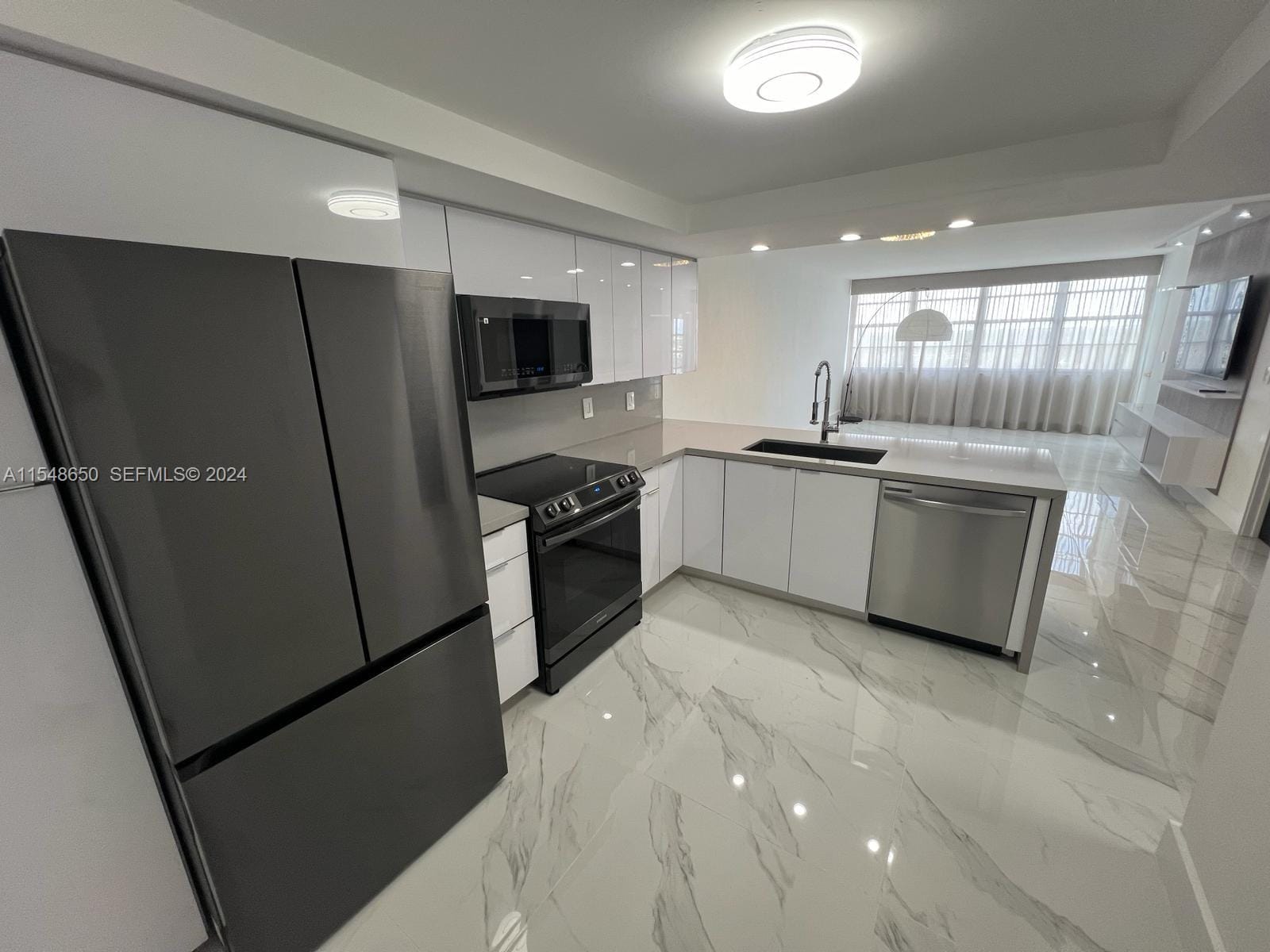 1301 NE Miami Gardens Drive 1101W — photo 7