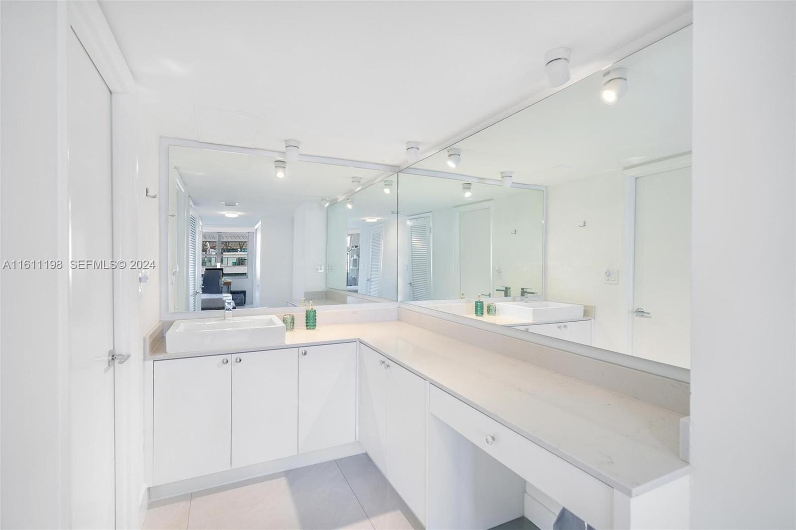 6039 Collins Avenue 734, Miami Beach, FL 33140 photo 13