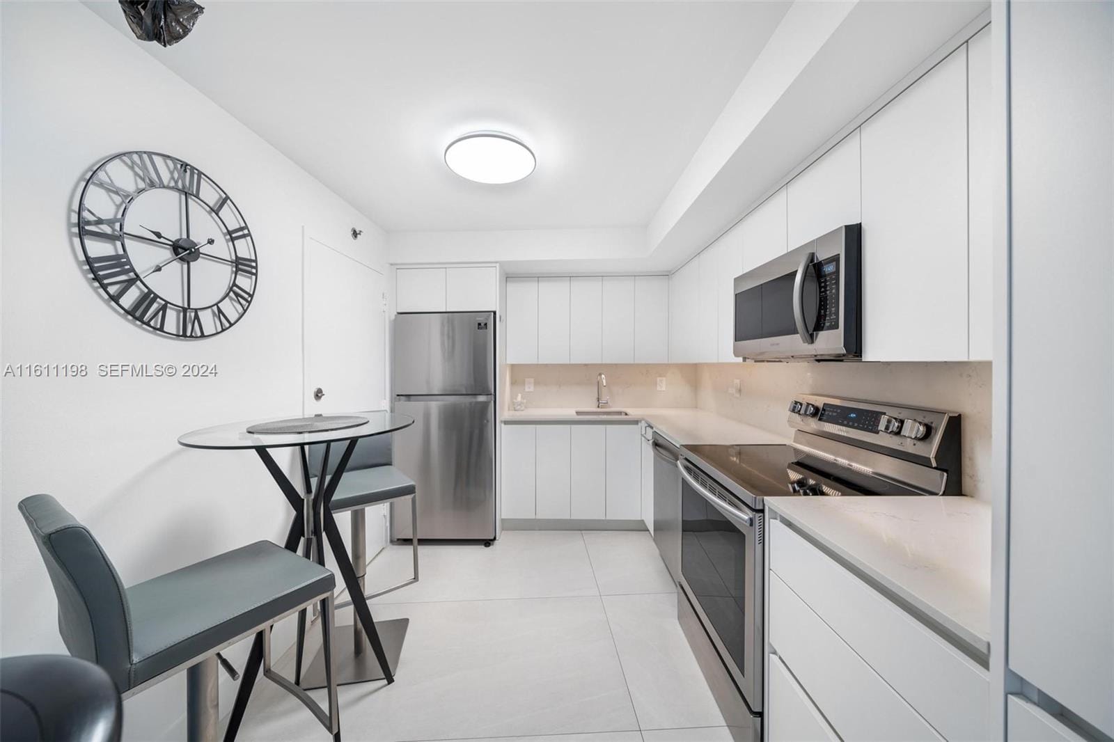 6039 Collins Avenue 734, Miami Beach, FL 33140 photo 5