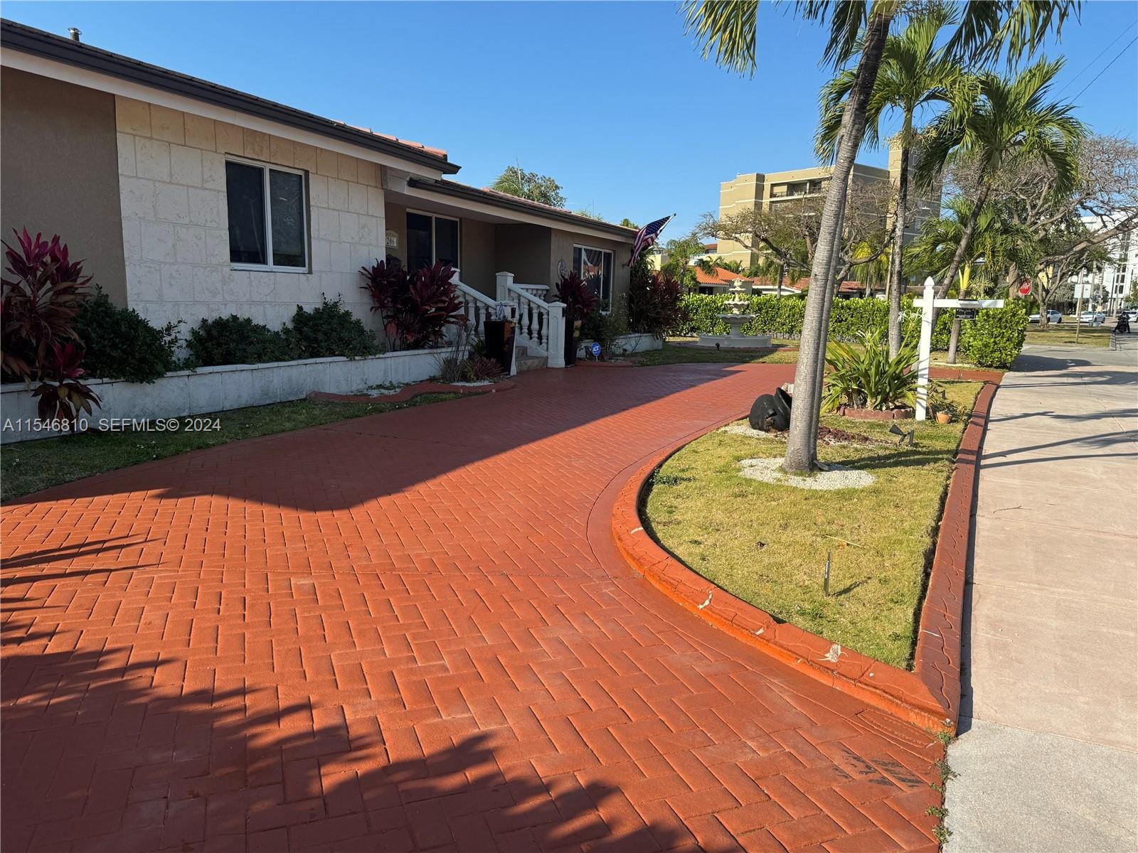 206 Ponce De Leon Boulevard — photo 2