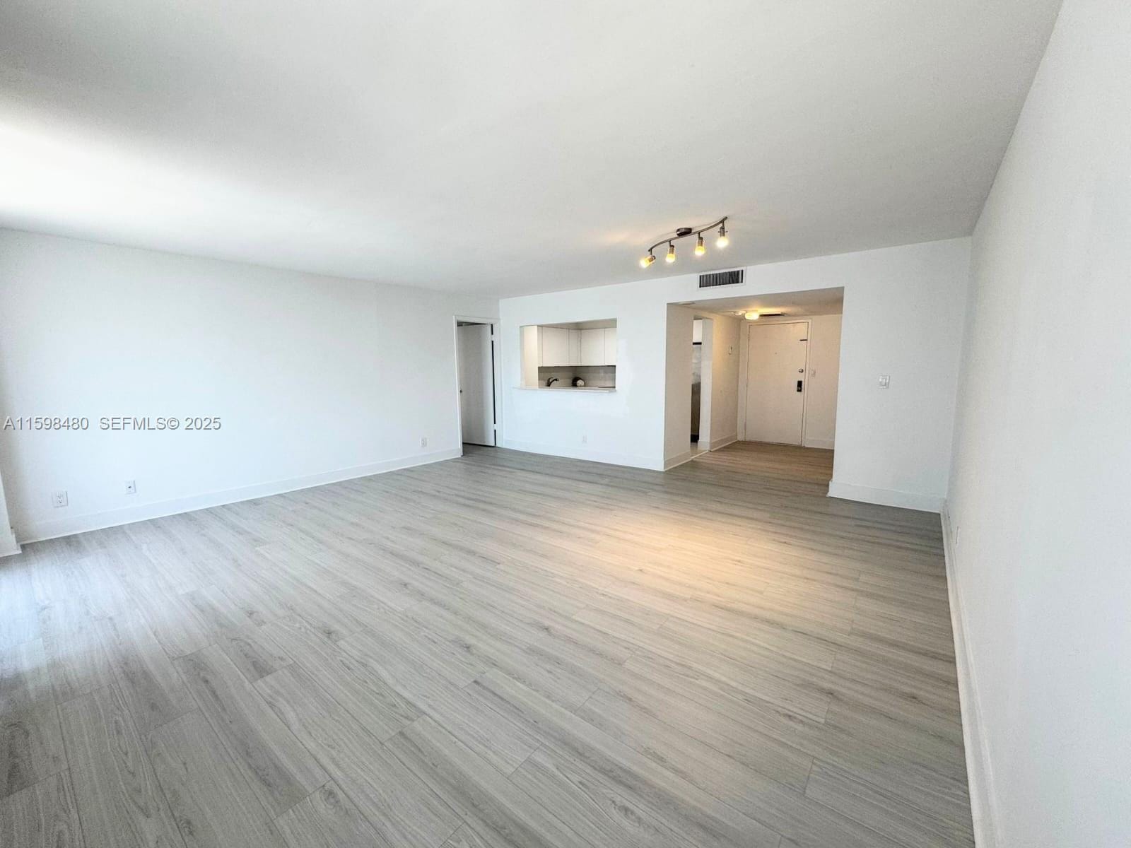 18151 NE 31st Court 1404 — photo 11