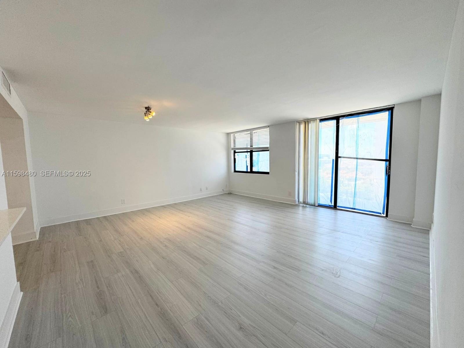 18151 NE 31st Court 1404, Aventura, FL 33160 photo 14