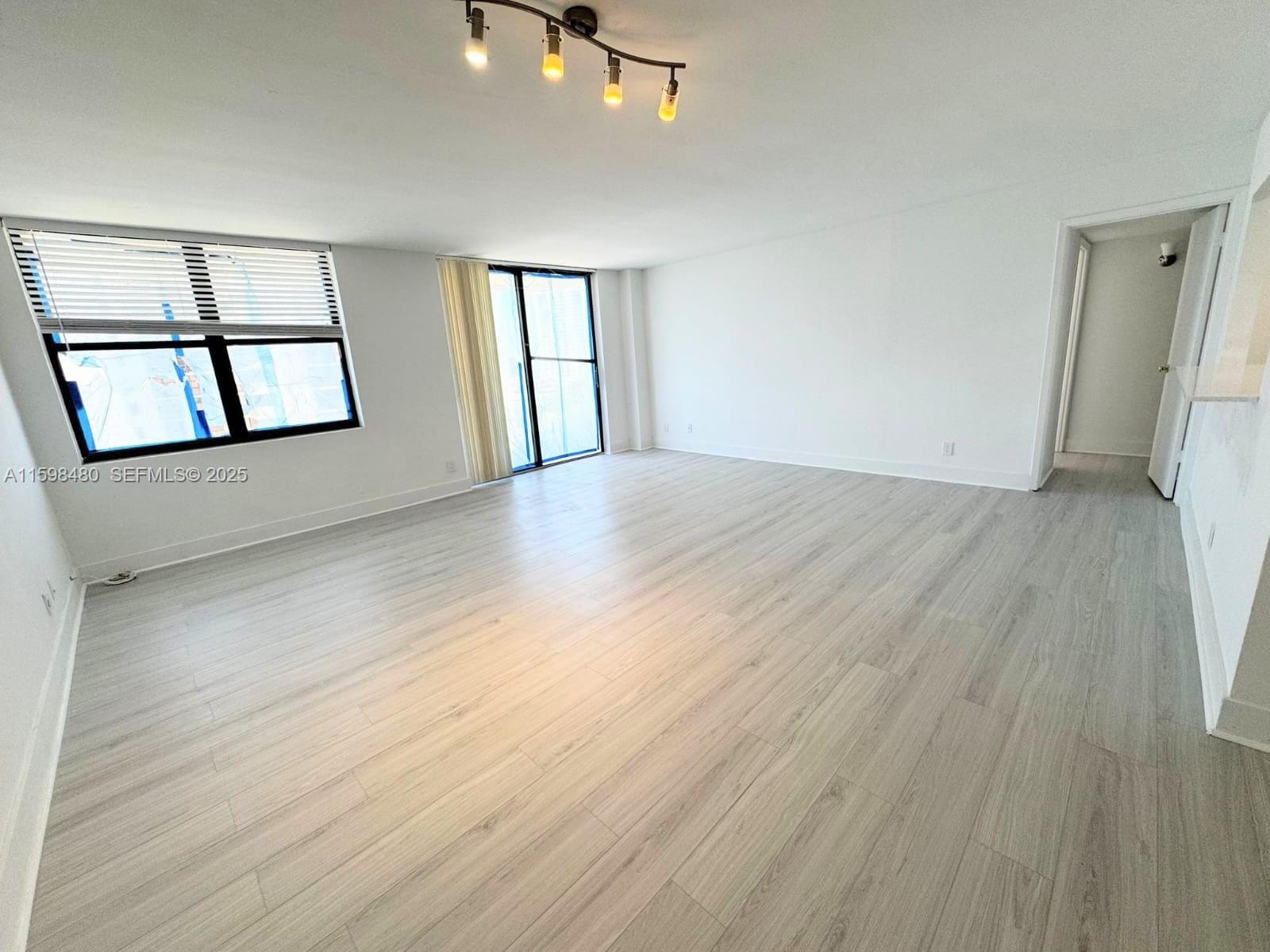 18151 NE 31st Court 1404, Aventura, FL 33160 photo 16