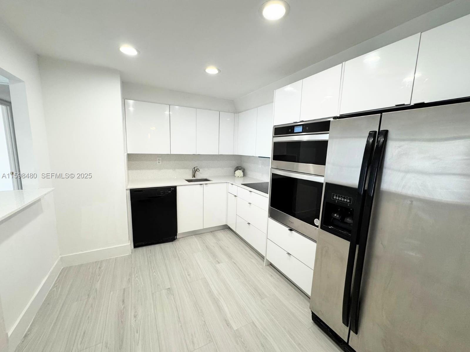 18151 NE 31st Court 1404 — photo 3