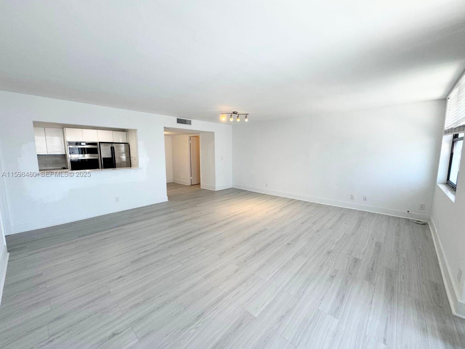 18151 NE 31st Court 1404 — photo 10