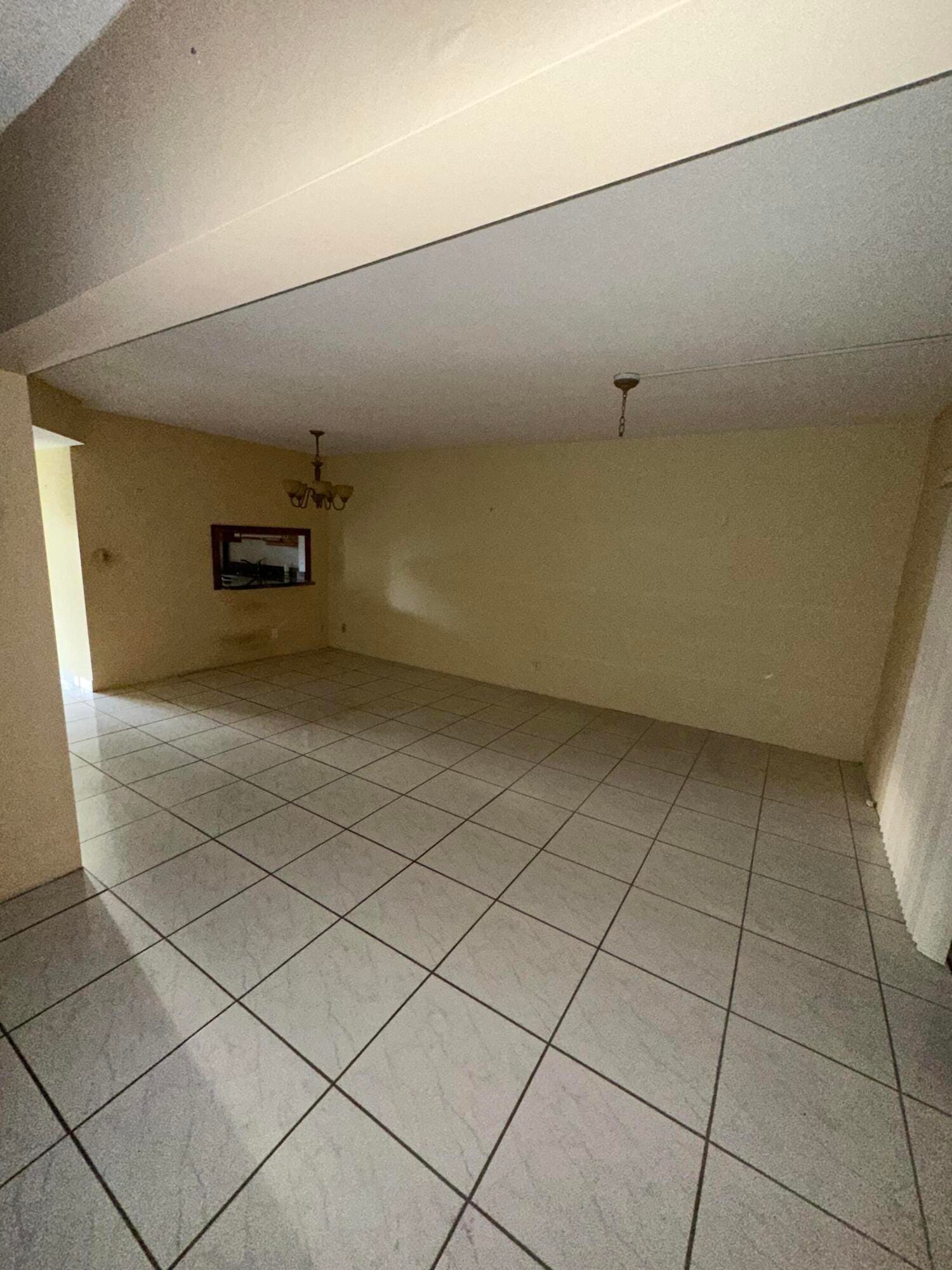 2687 N Garden Drive 105, Lake Worth, FL 33461 photo 9