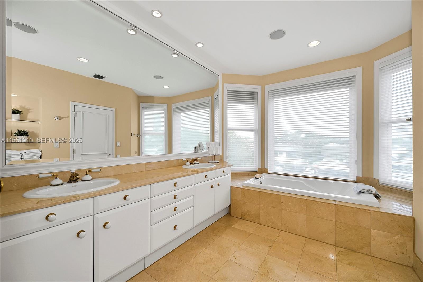 3733 NE 214th Street 31, Aventura, FL 33180 photo 28