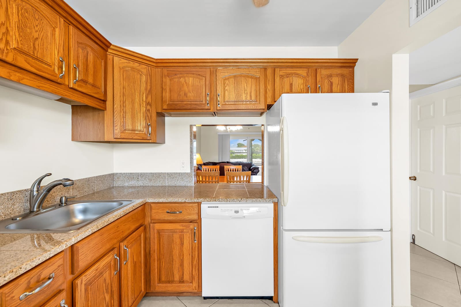601 NW 76th Terrace 206 — photo 3