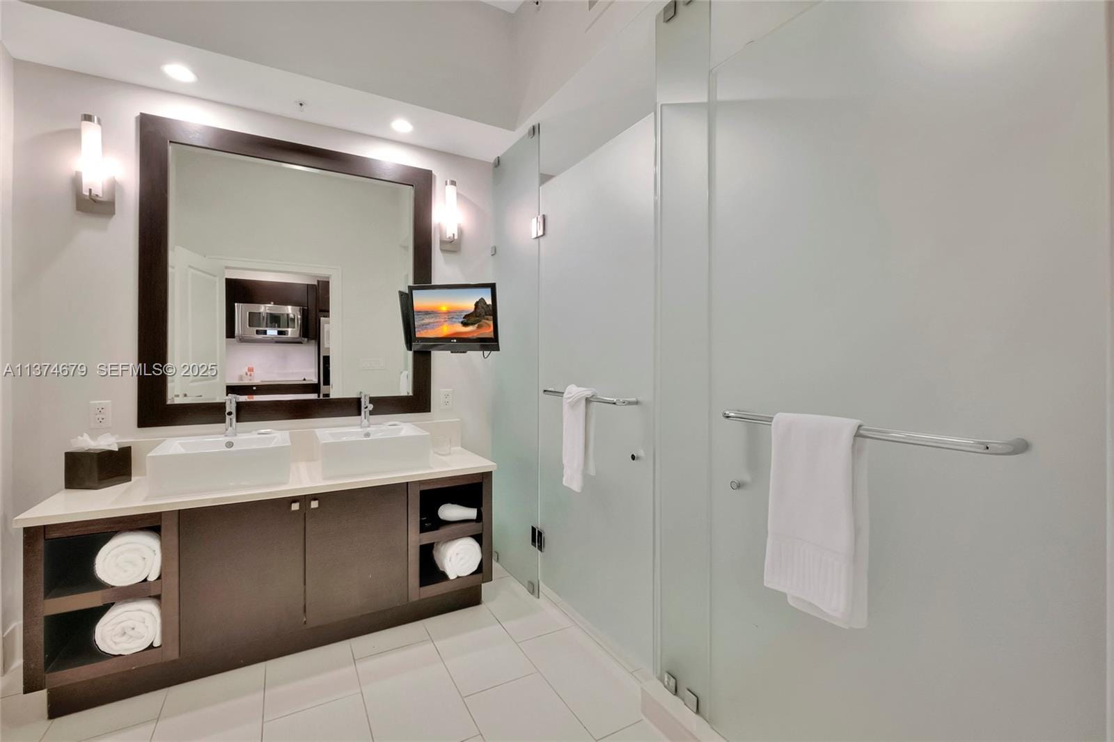 5300 NW 87th Avenue 606 — photo 3