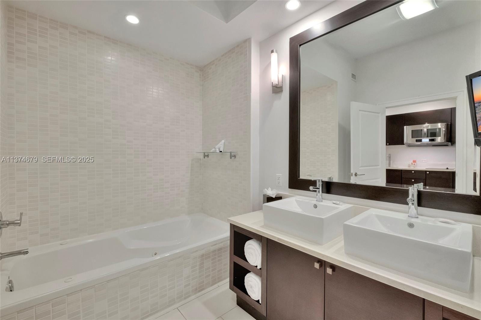 5300 NW 87th Avenue 606 — photo 4