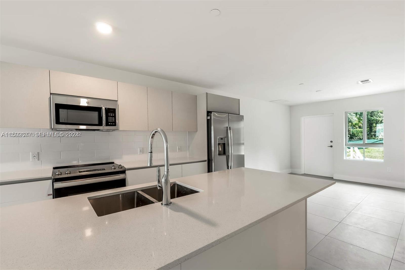 2561 NE 193rd Street 1103, Miami, FL 33180, Miami