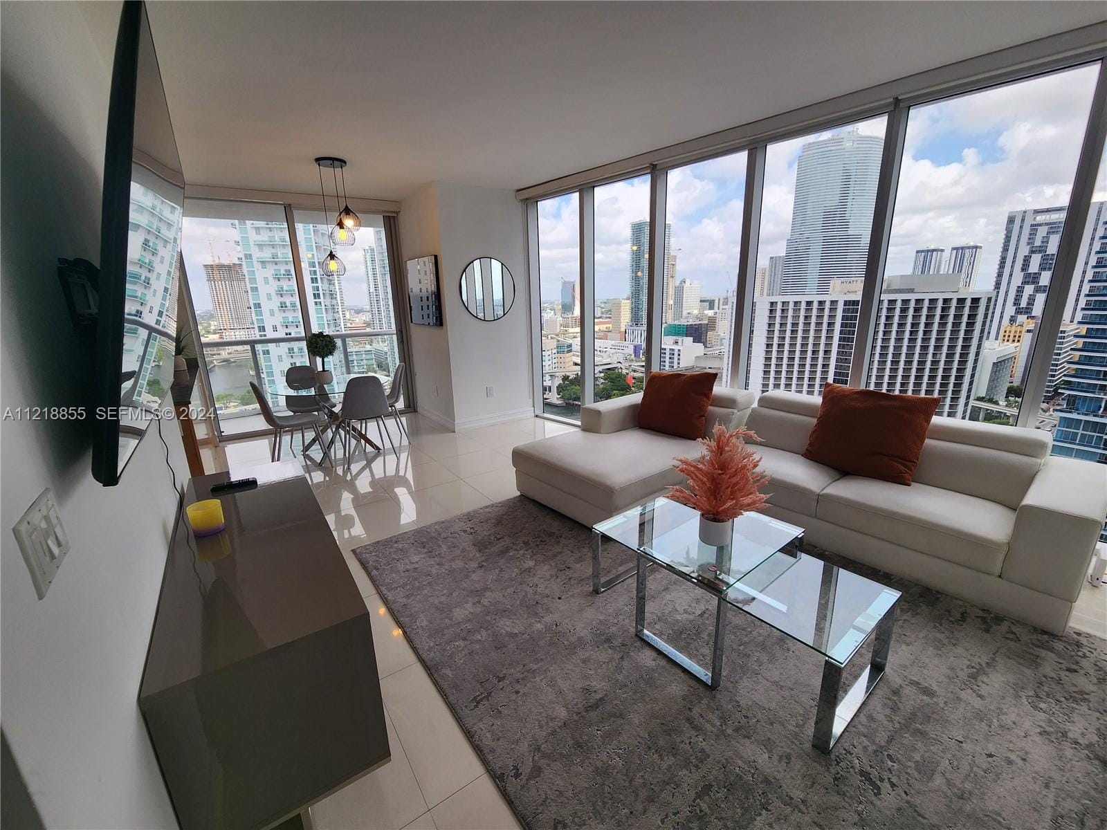 485 Brickell Avenue 2504, Miami, FL 33131 photo 2