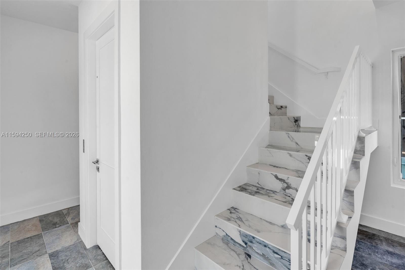 84 Coral Way — photo 6