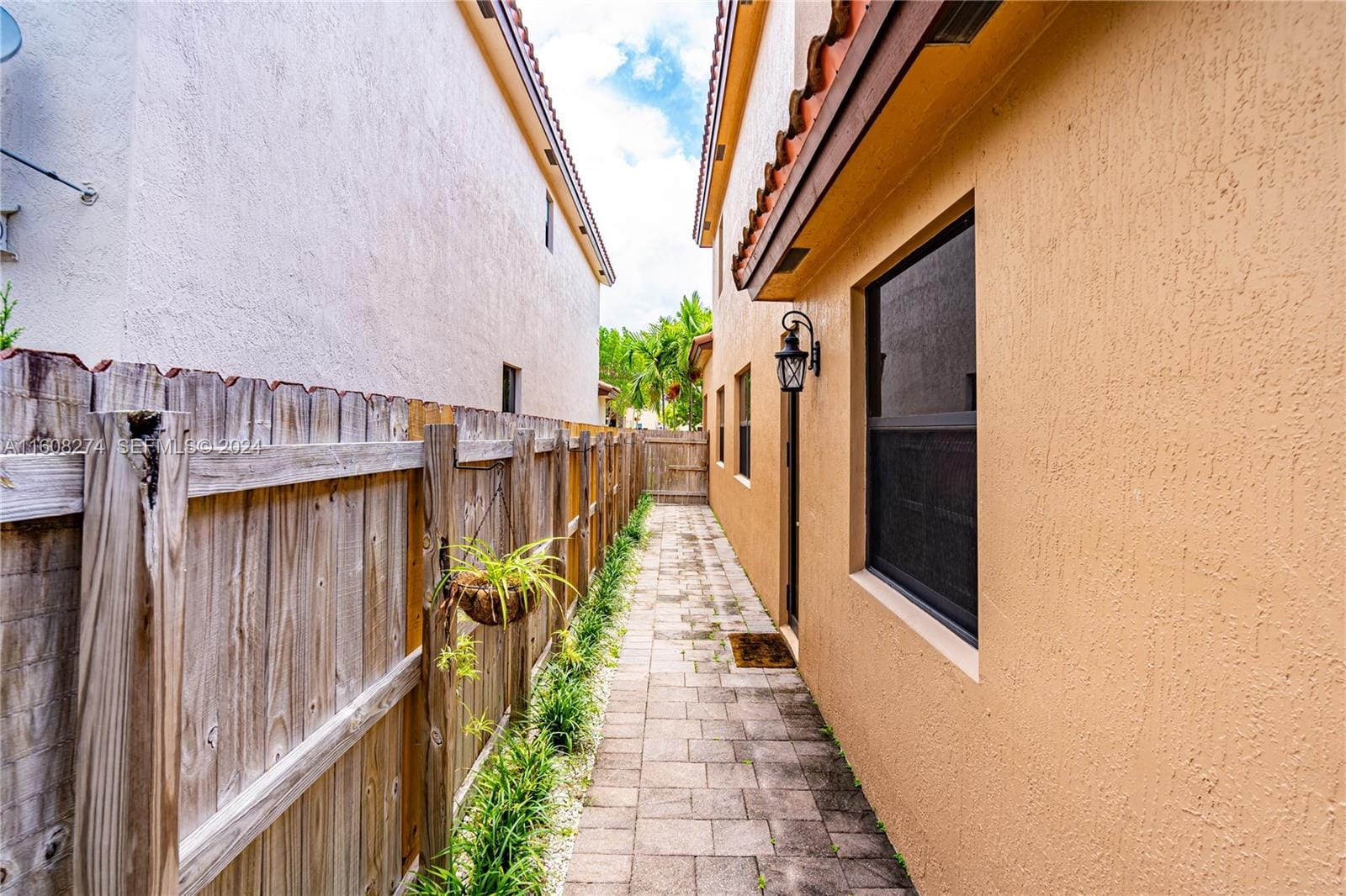 674 SE 33rd Terrace, Homestead, FL 33033 photo 9