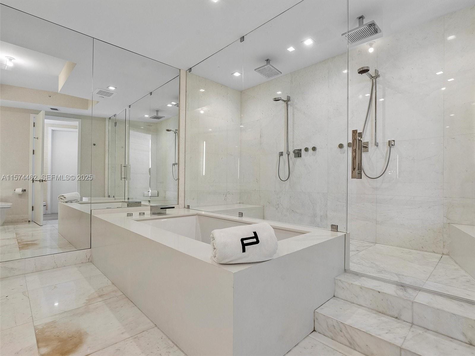 18555 Collins Avenue 801, Sunny Isles Beach, FL 33160 photo 14