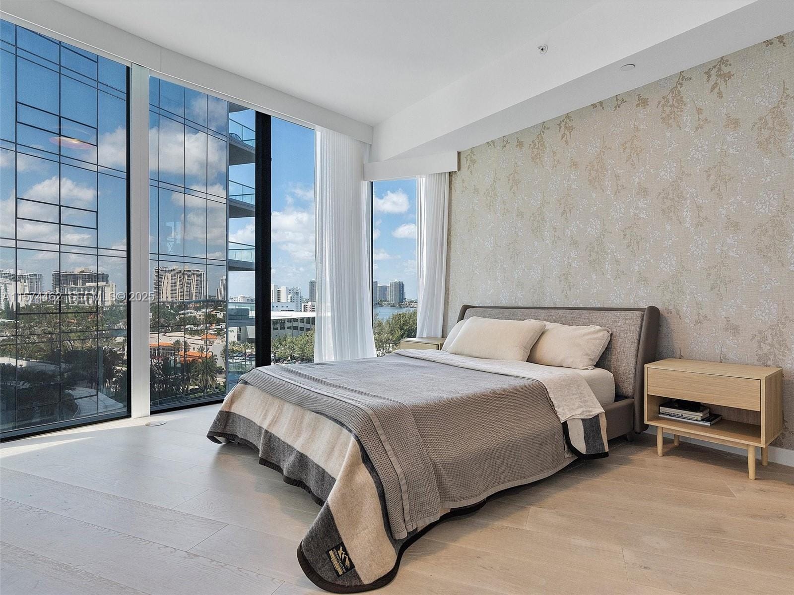 18555 Collins Avenue 801, Sunny Isles Beach, FL 33160 photo 15
