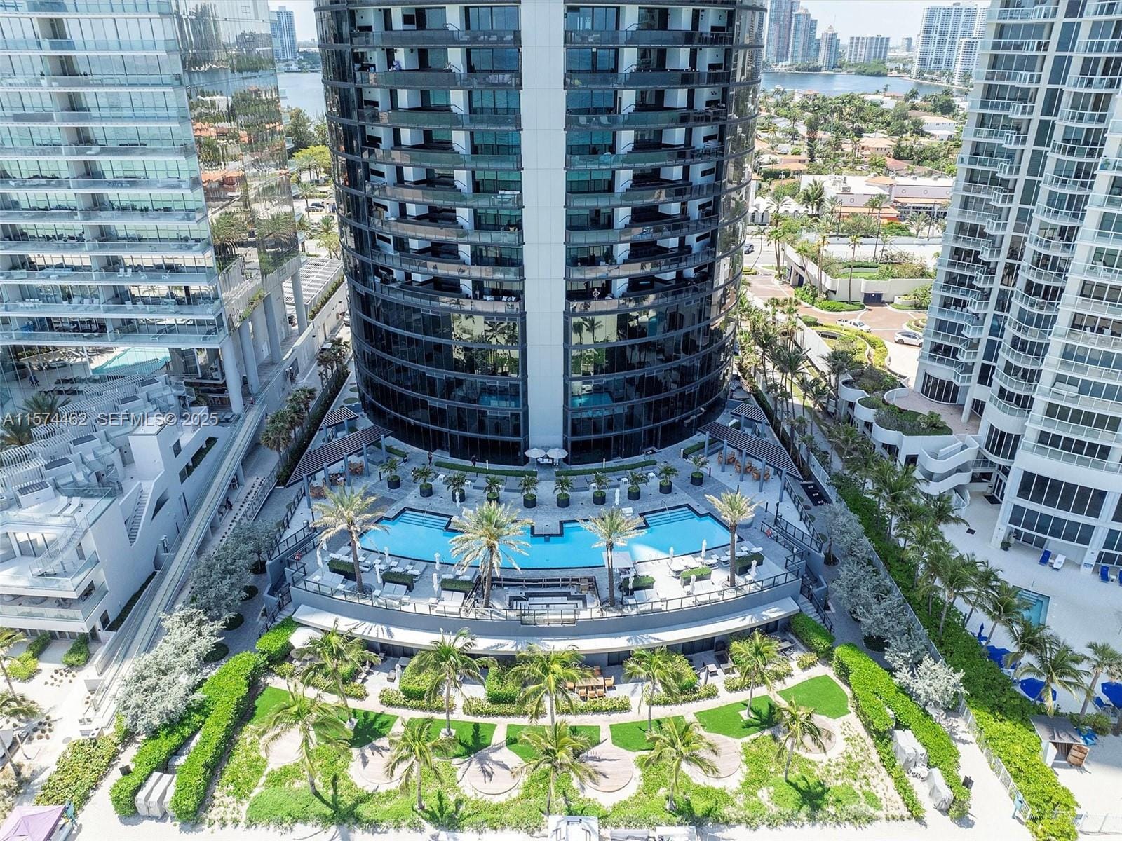 18555 Collins Avenue 801, Sunny Isles Beach, FL 33160 photo 27