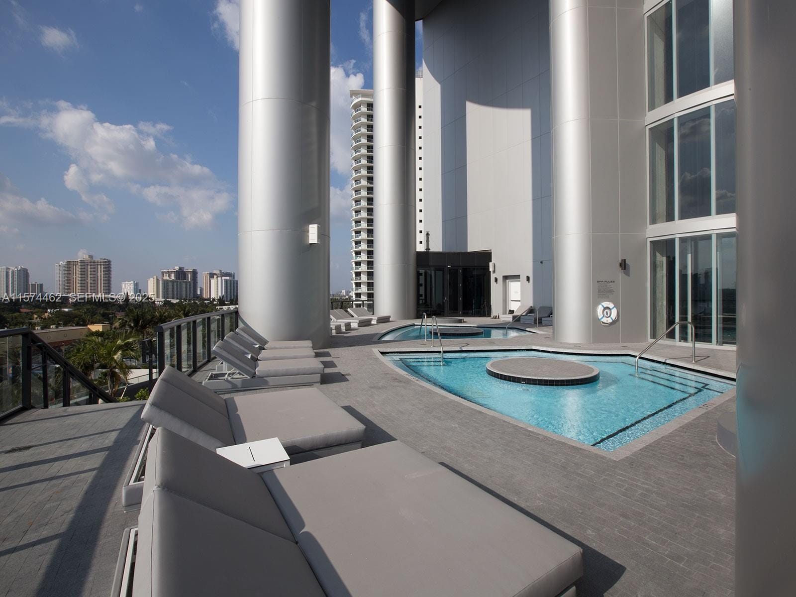 18555 Collins Avenue 801, Sunny Isles Beach, FL 33160 photo 28