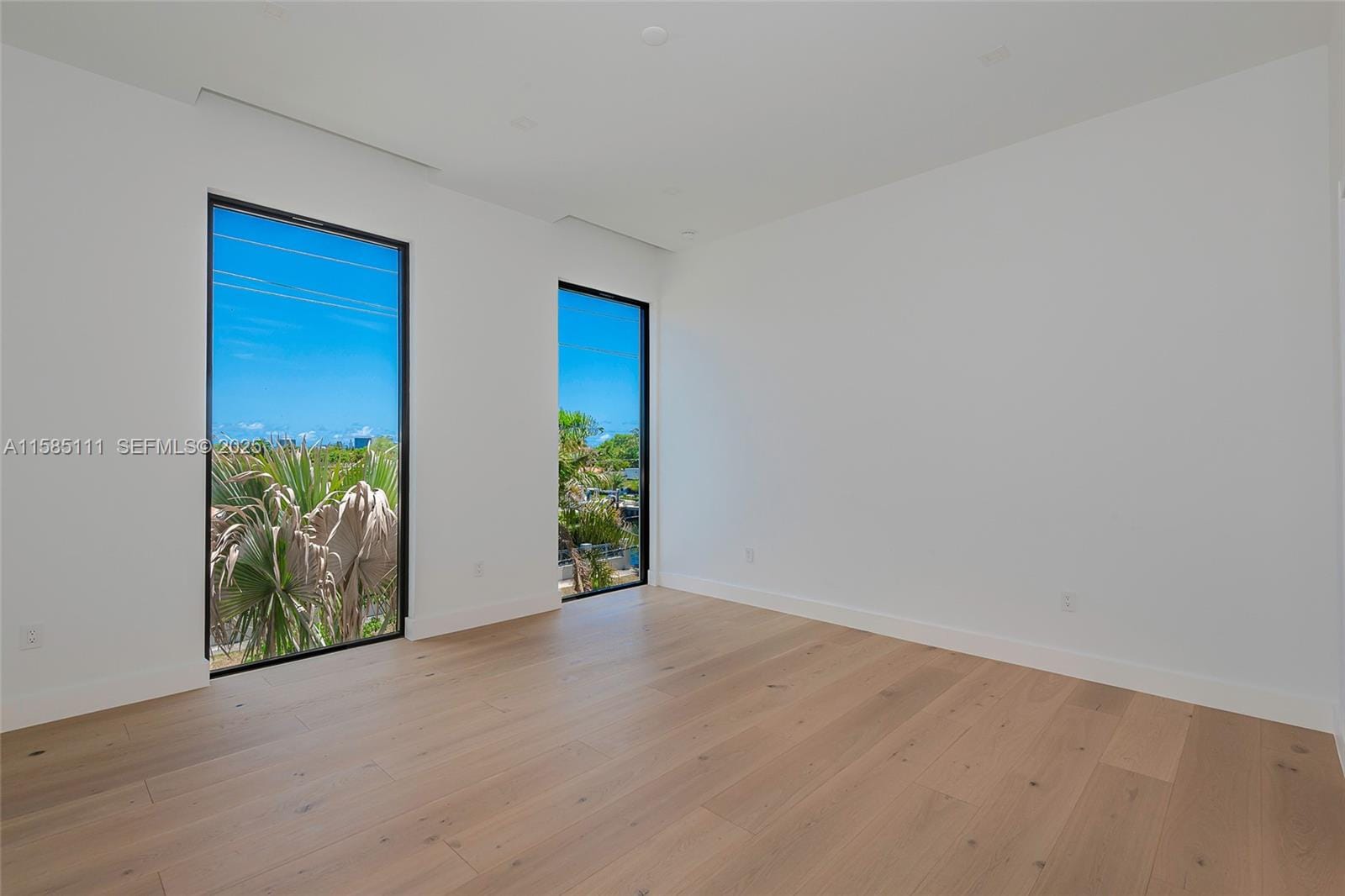 13080 N Bayshore Drive, North Miami, FL 33181 photo 9