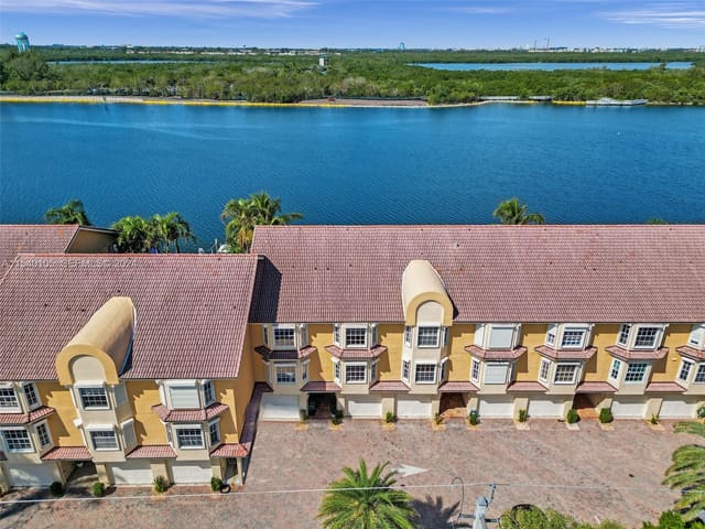 4212 N Ocean Drive, sold in Hollywood Central Beach, Hollywood, FL