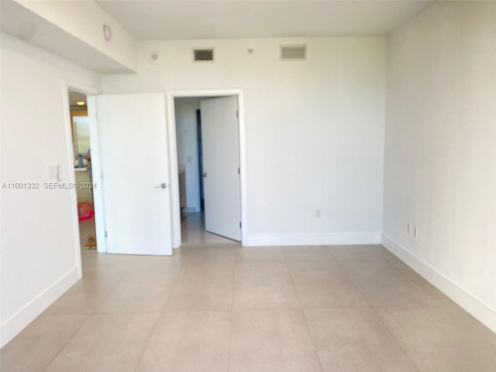16385 Biscayne Boulevard 2421 — photo 11