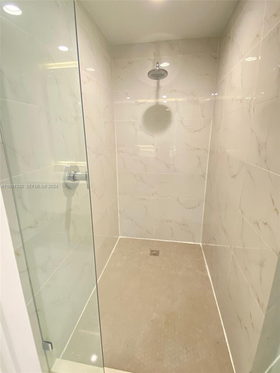 16385 Biscayne Boulevard 2421, North Miami Beach, FL 33160 photo 19