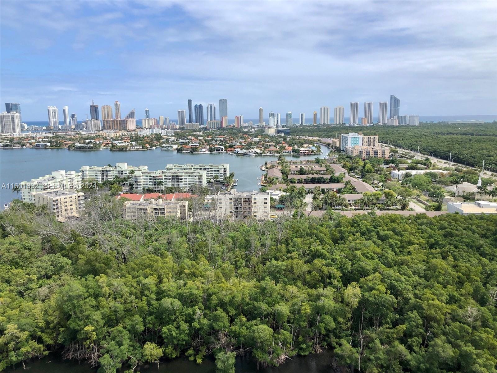 16385 Biscayne Boulevard 2421, North Miami Beach, FL 33160 photo 23
