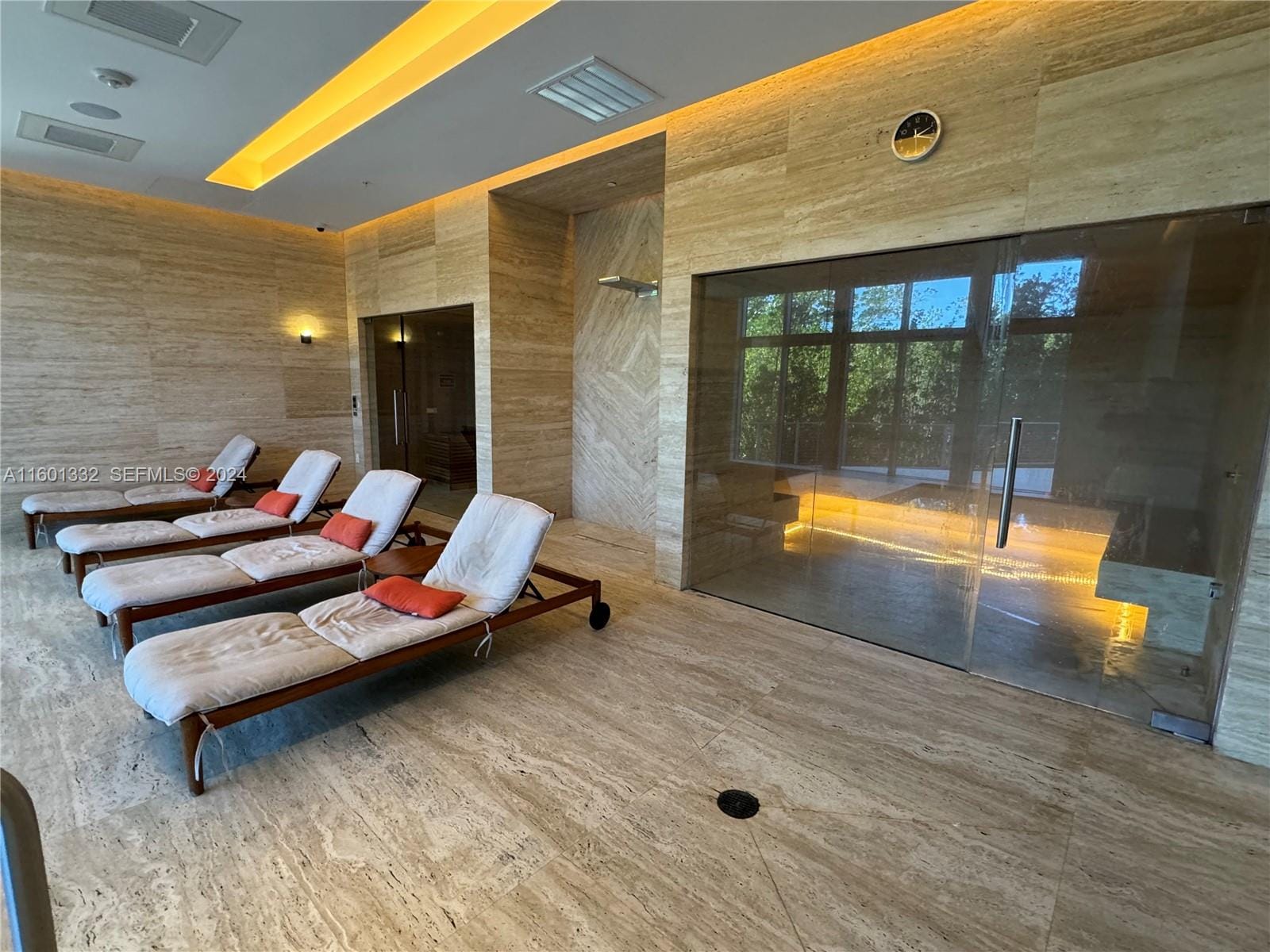 16385 Biscayne Boulevard 2421, North Miami Beach, FL 33160 photo 27