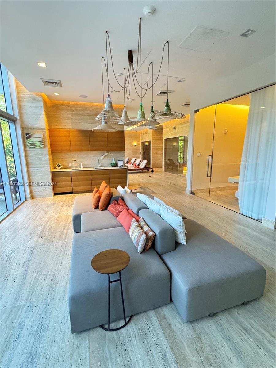 16385 Biscayne Boulevard 2421, North Miami Beach, FL 33160 photo 29