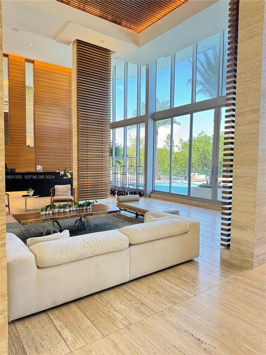 16385 Biscayne Boulevard 2421 — photo 5