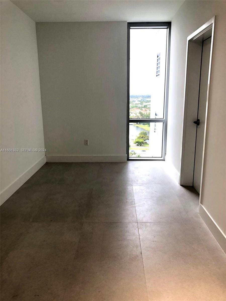 16385 Biscayne Boulevard 2421 — photo 7
