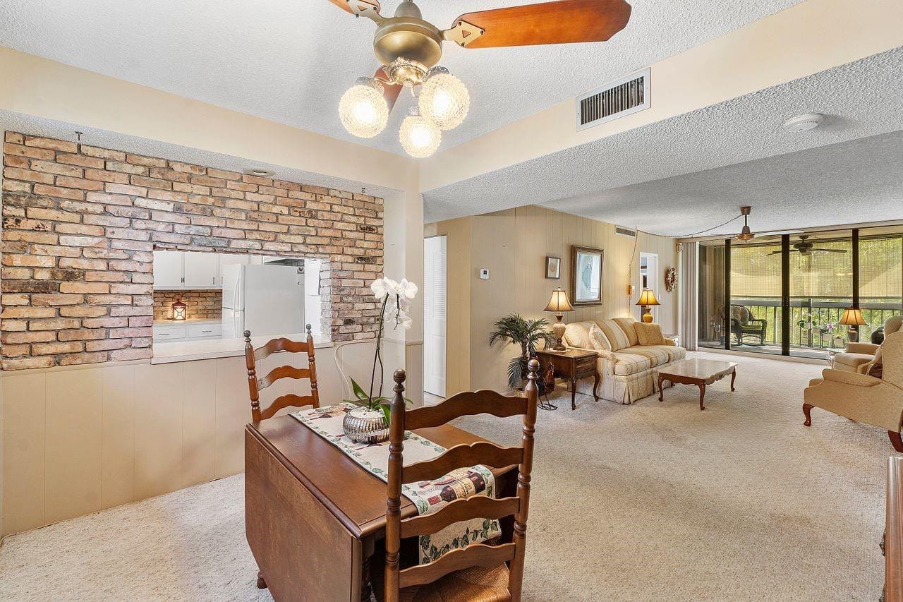 8437 Forest Hills Drive 301-G, Coral Springs, FL 33065