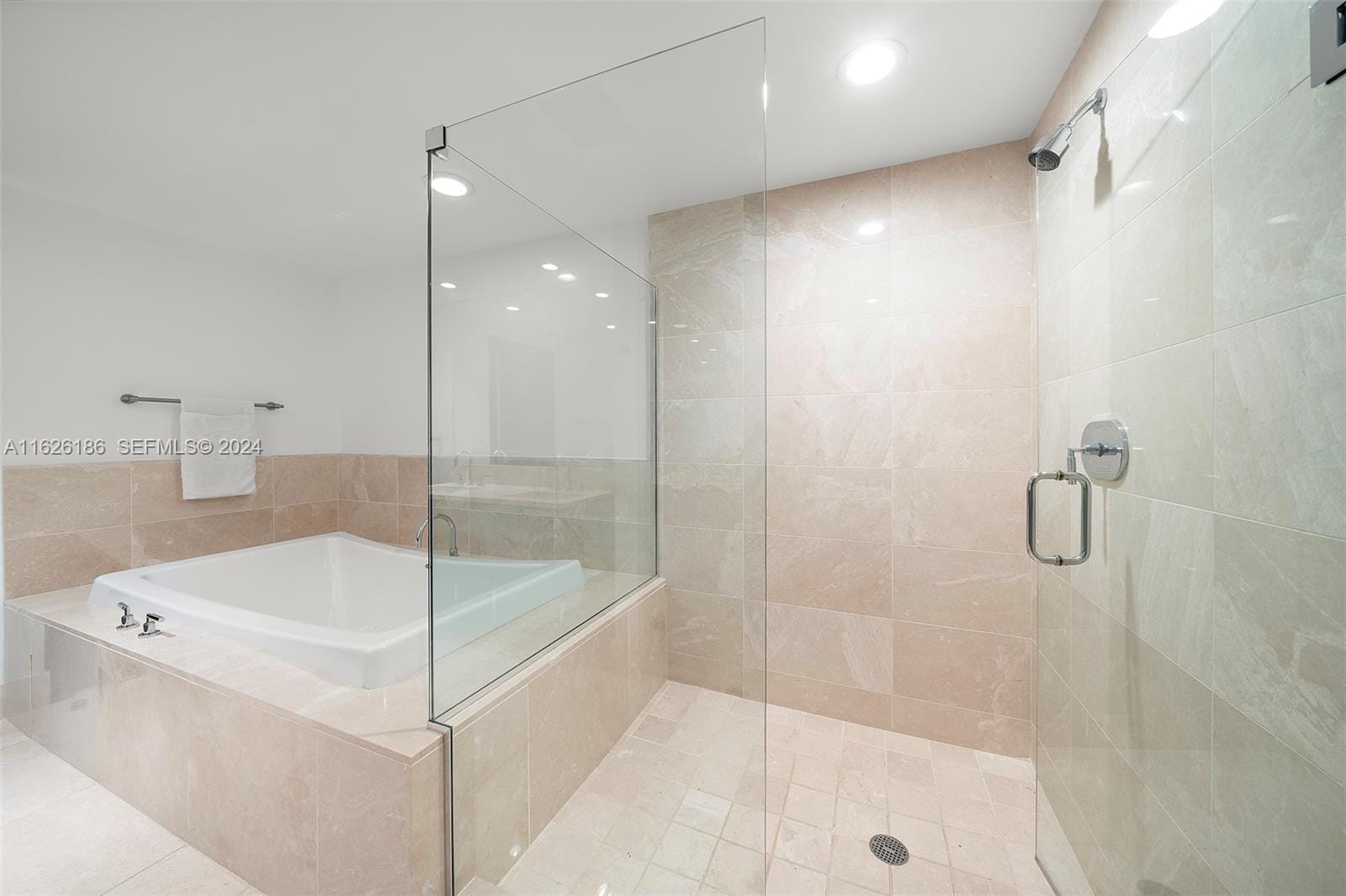 17001 Collins Avenue 804, Sunny Isles Beach, FL 33160 photo 16